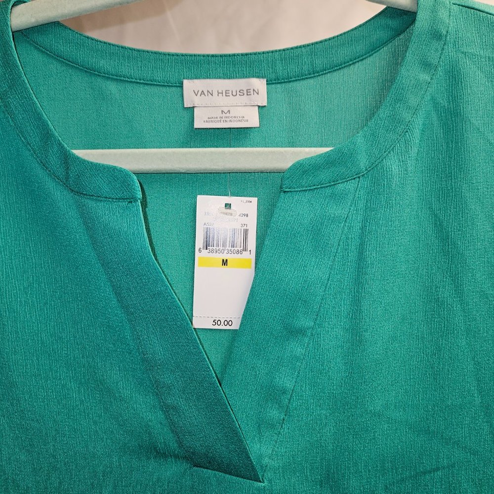 2for$20 Van Heusen v-neck kelly green NWT blouse top office casual business tee - Picture 2 of 6